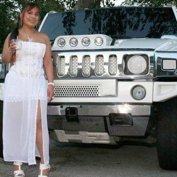 Meet your Posher, Sandra - Picture 1 of 1